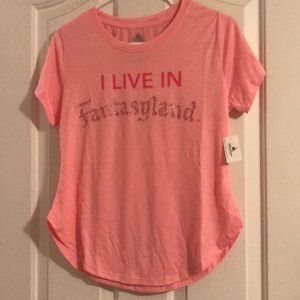 Disney “I live in Fantasyland” shirt🏰